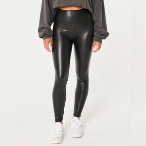 Hollister Ultra High-rise Vegan Leather Leggings Medium